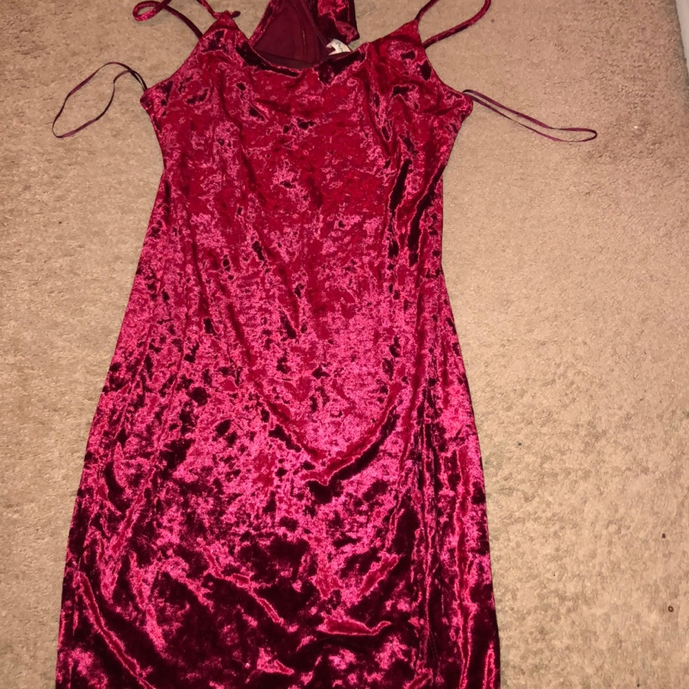 Crushed velvet A line dress with chocker